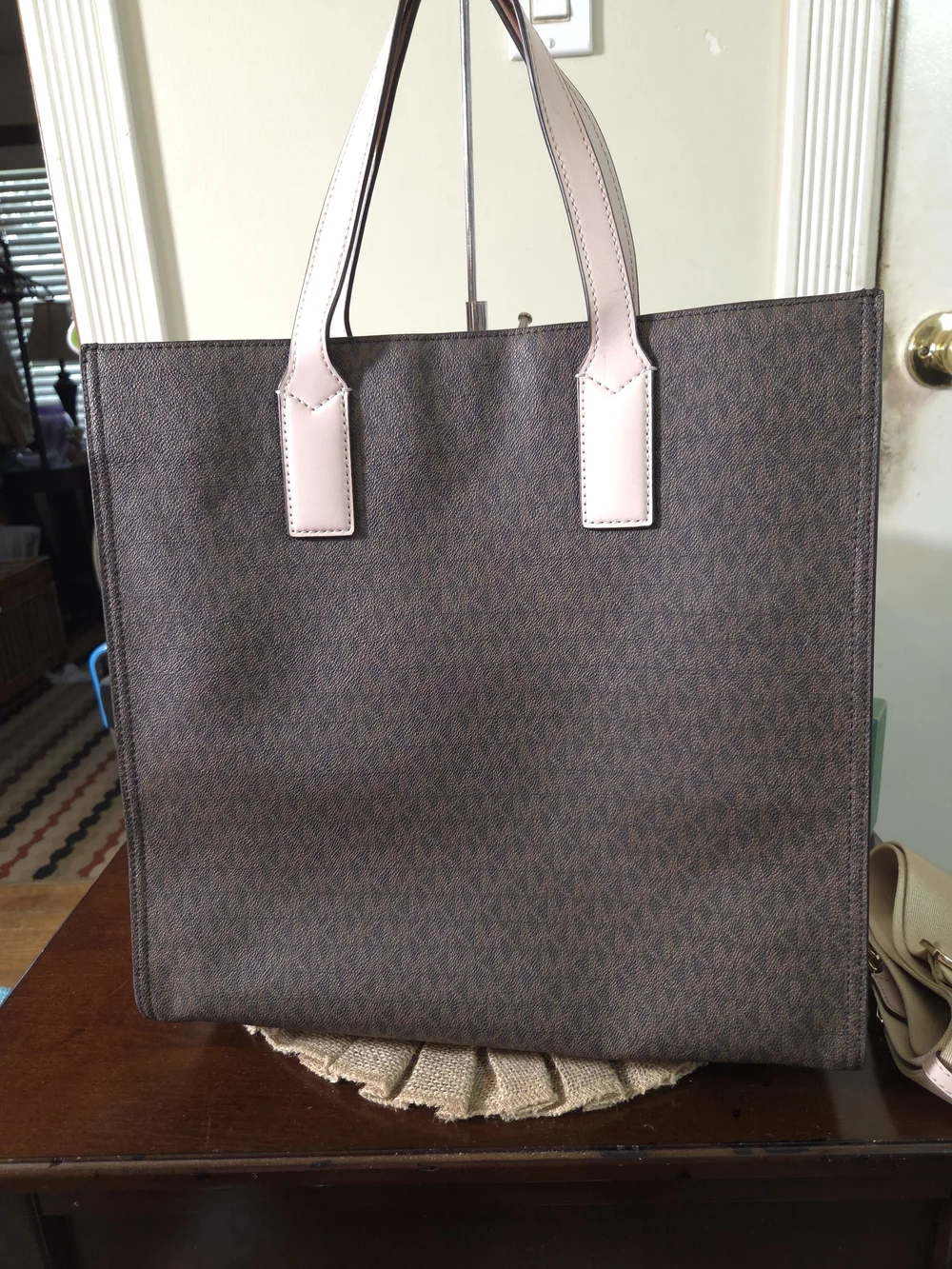 NWT Michael Kors Brown Logo Tote with Pale Pink Trim - Picture 4 of 10